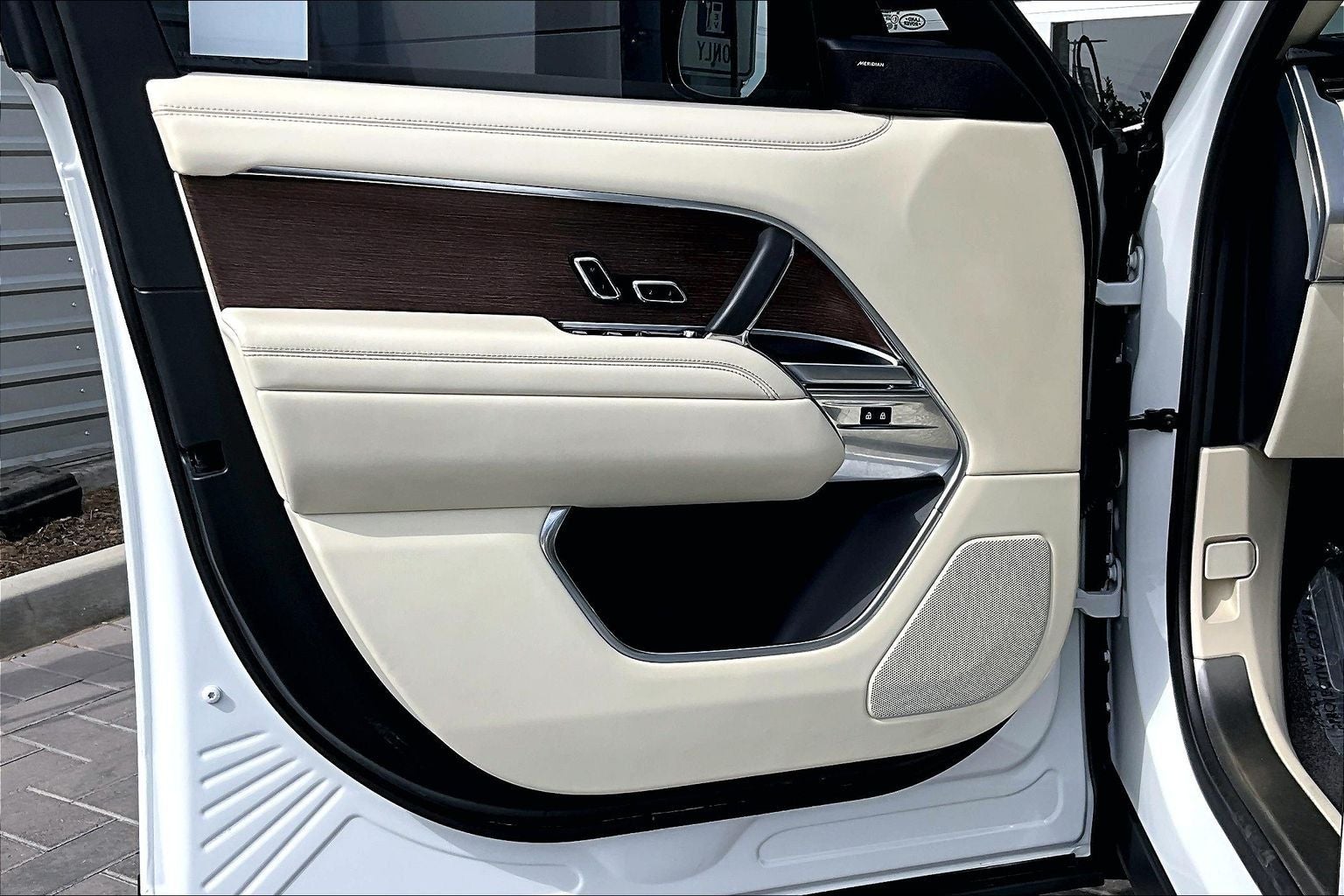 2024 Land Rover Range Rover SE LWB