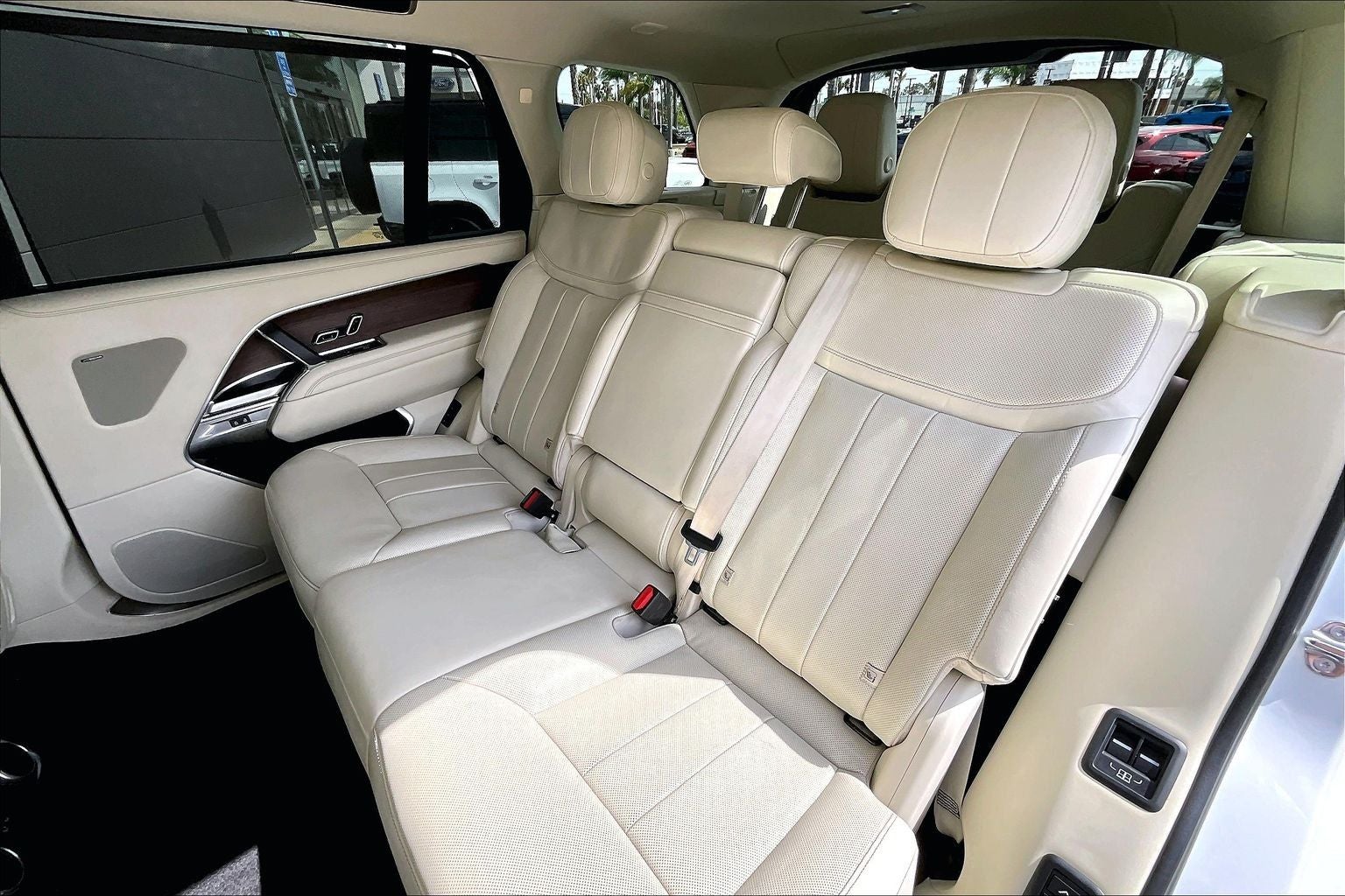 2024 Land Rover Range Rover SE LWB