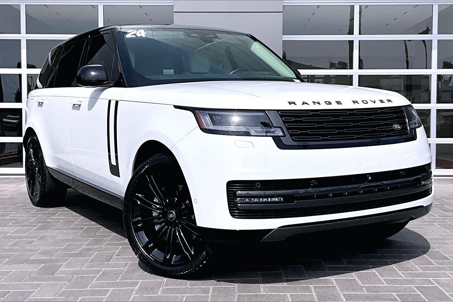 2024 Land Rover Range Rover SE LWB