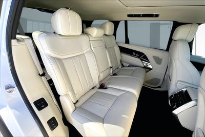 2025 Land Rover Range Rover SE LWB