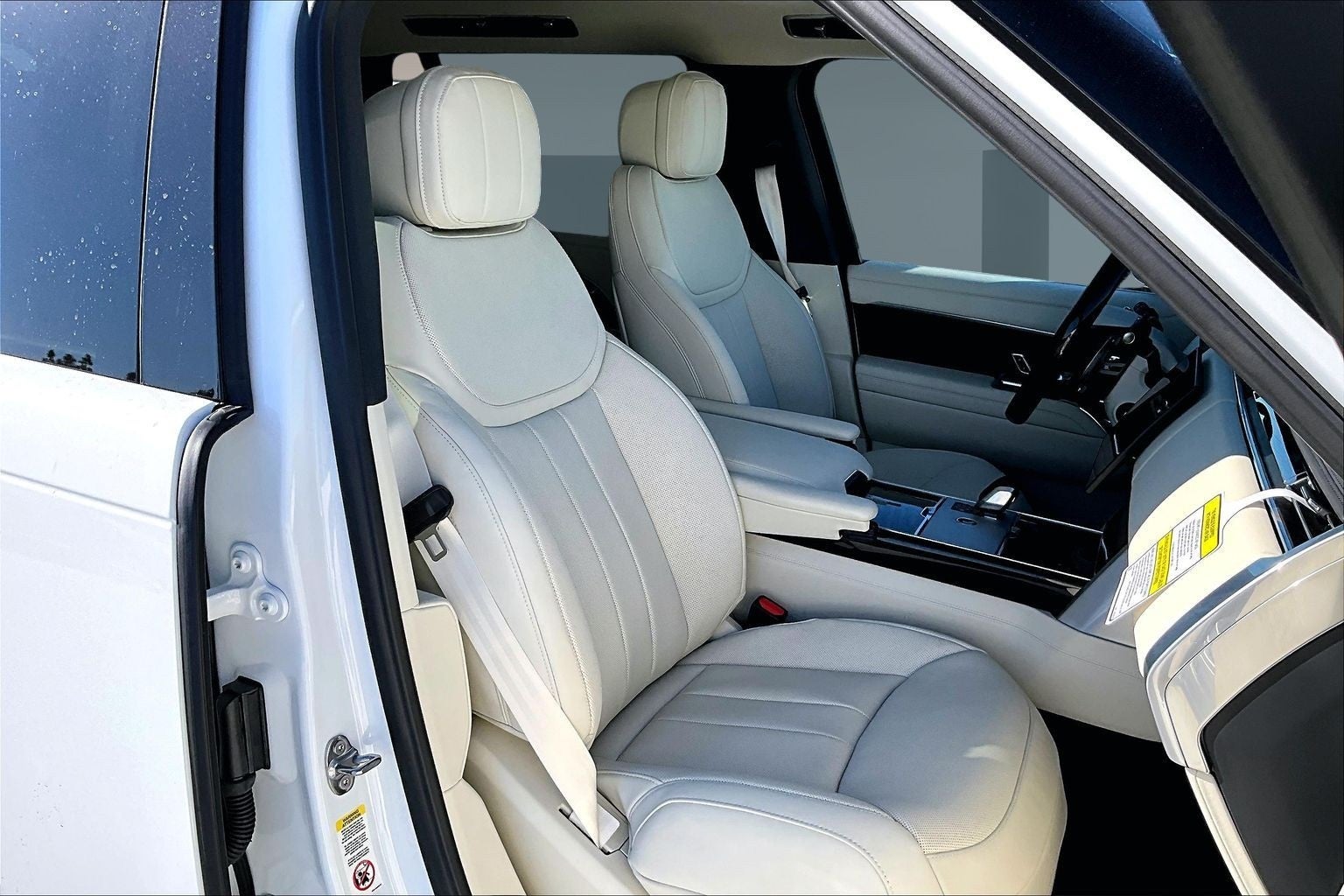 2025 Land Rover Range Rover SE LWB