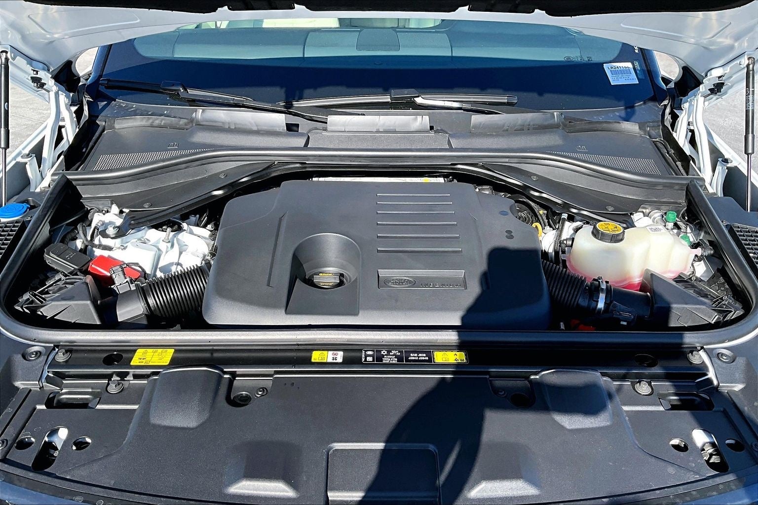 2025 Land Rover Range Rover SE LWB