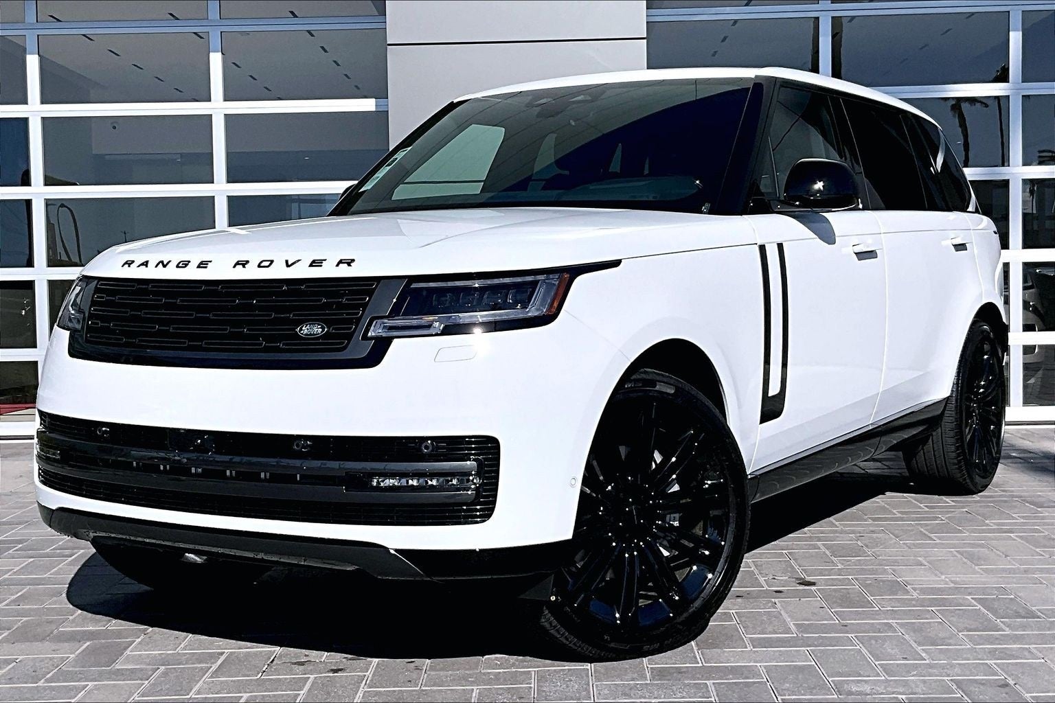 2026 Land Rover Range Rover SE LWB