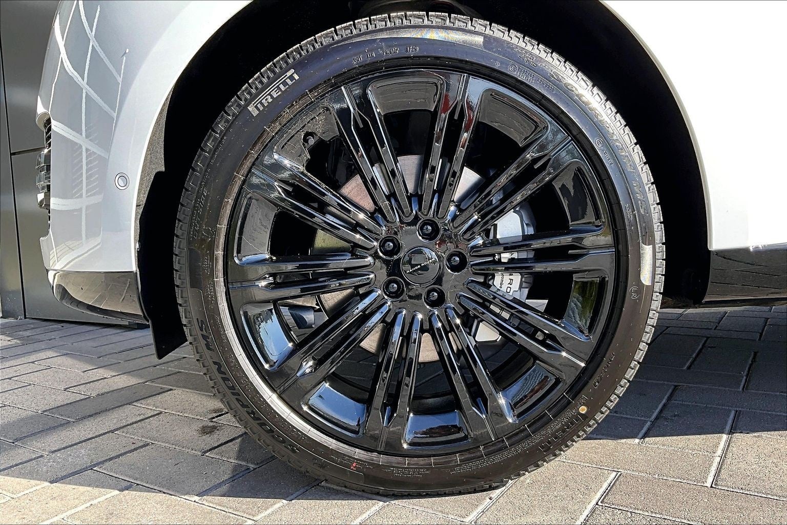 2026 Land Rover Range Rover SE LWB