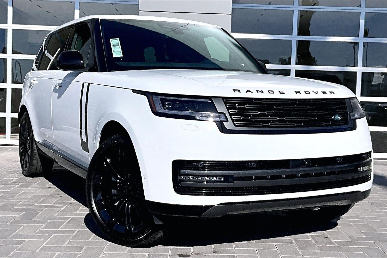 2026 Land Rover Range Rover SE LWB