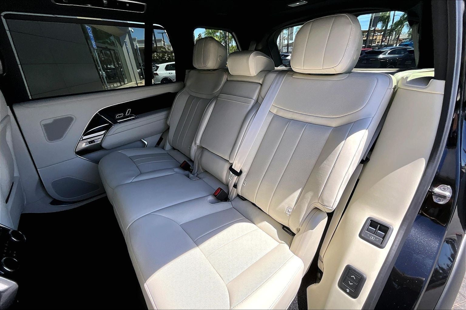2026 Land Rover Range Rover SE LWB