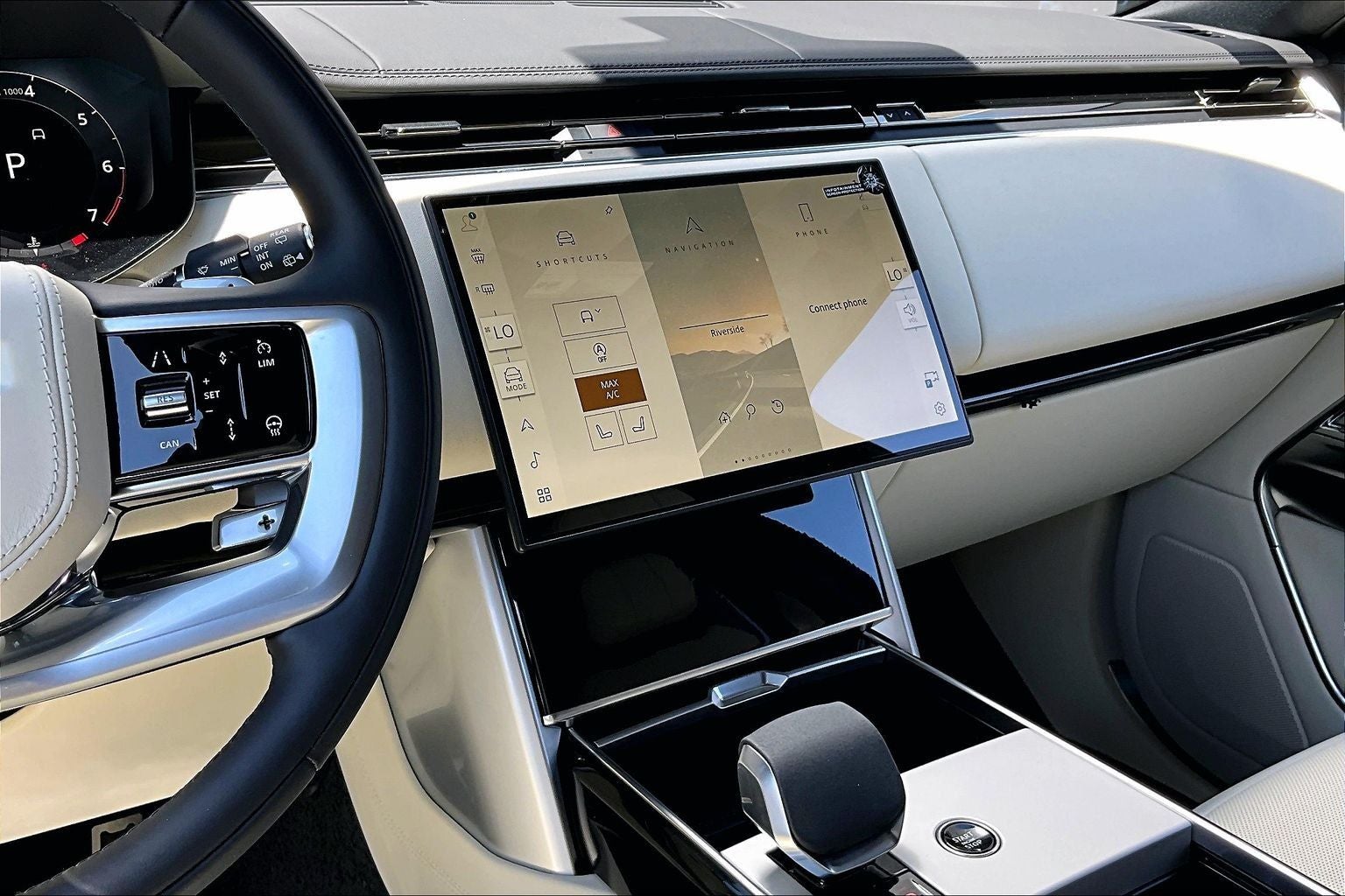 2026 Land Rover Range Rover SE LWB