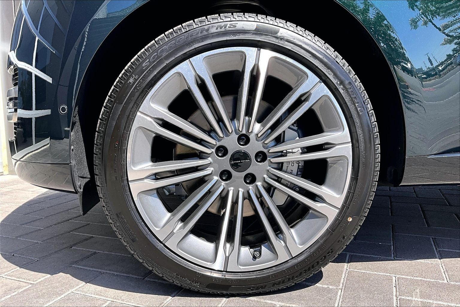 2026 Land Rover Range Rover SE LWB