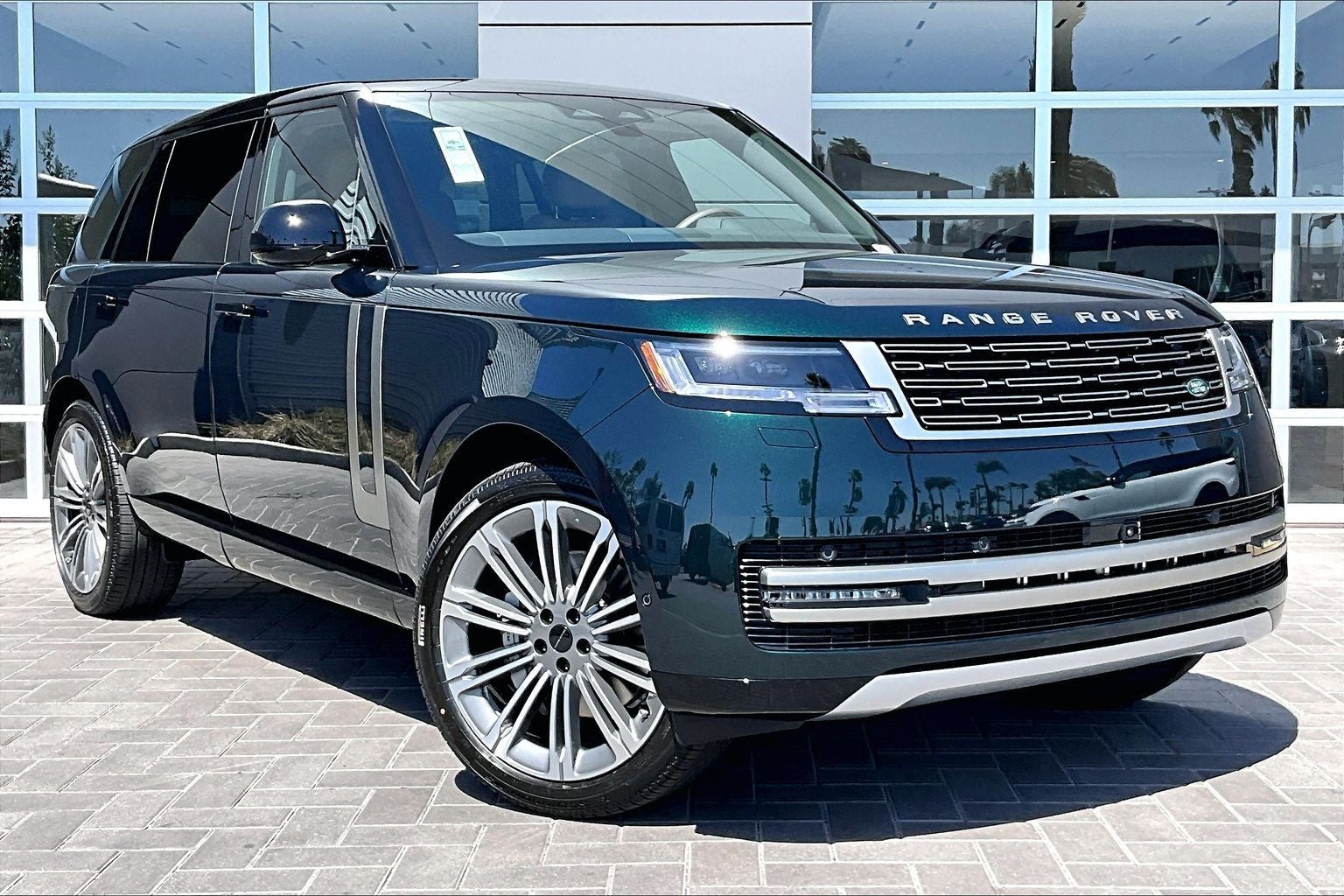 2026 Land Rover Range Rover SE LWB