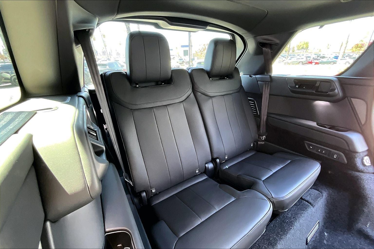 2027 Land Rover Range Rover SE LWB