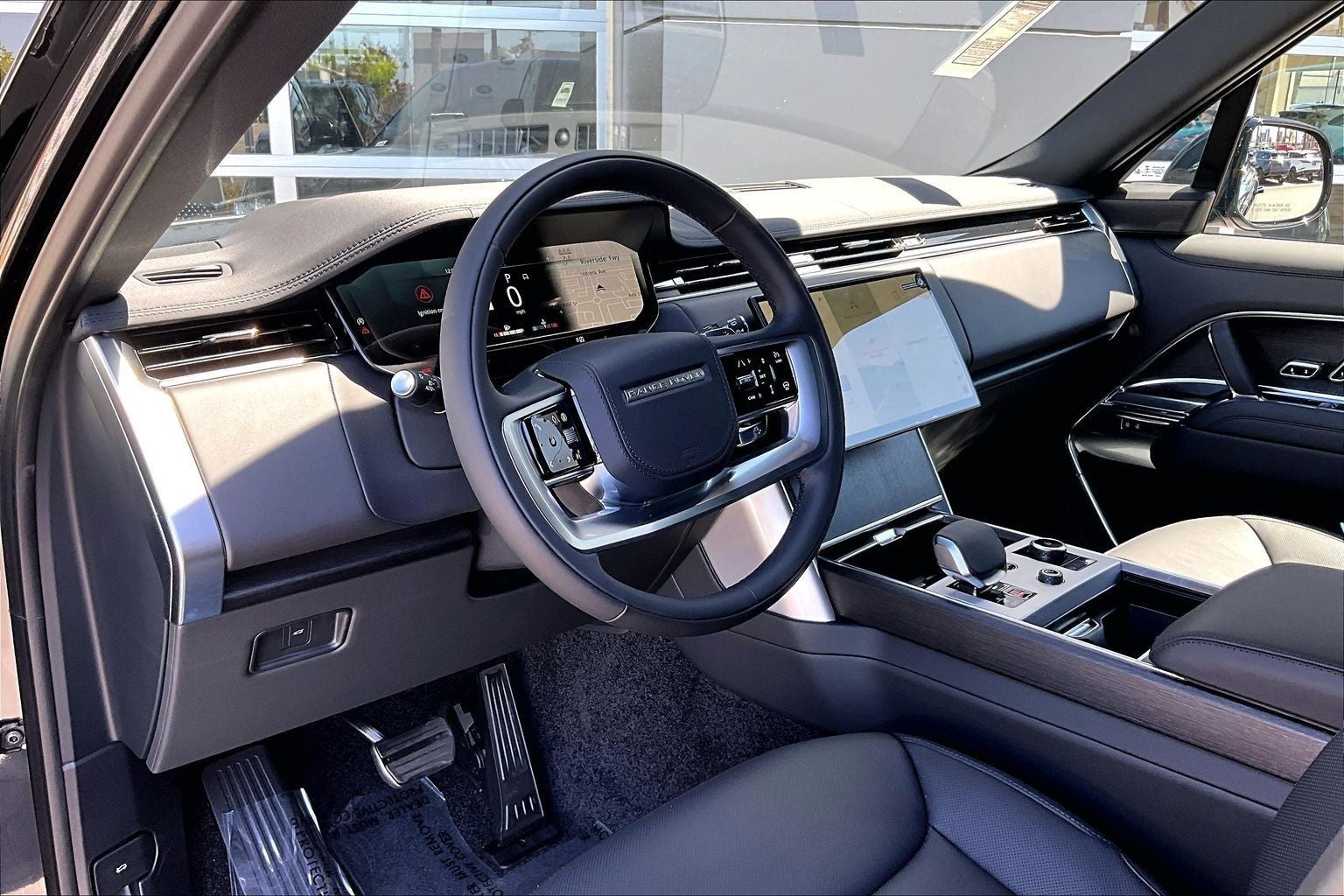 2027 Land Rover Range Rover SE LWB