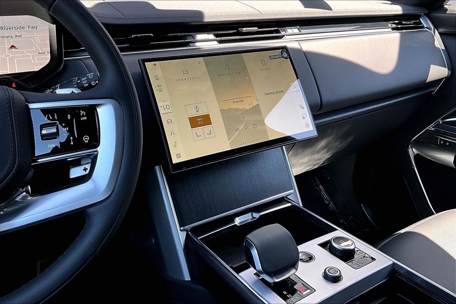 2027 Land Rover Range Rover SE LWB