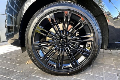 2026 Land Rover Range Rover SE LWB