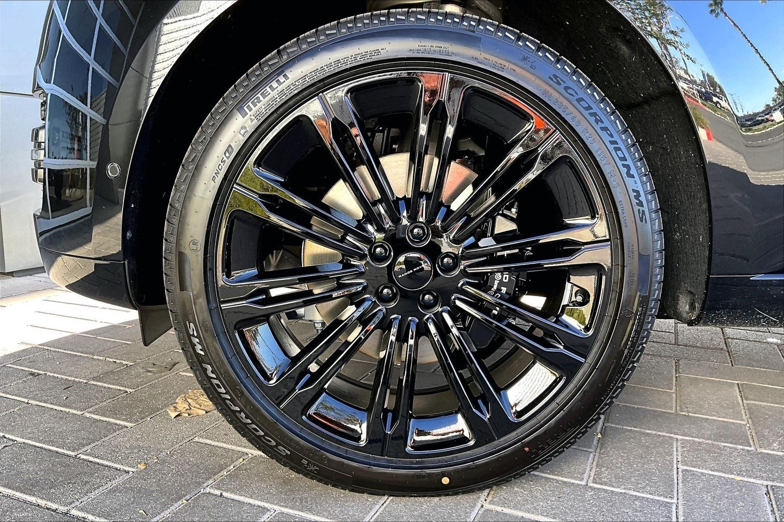 2026 Land Rover Range Rover SE LWB