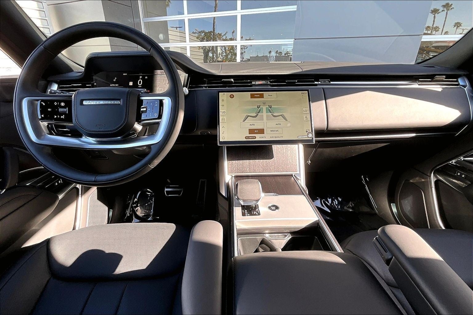 2026 Land Rover Range Rover SE LWB