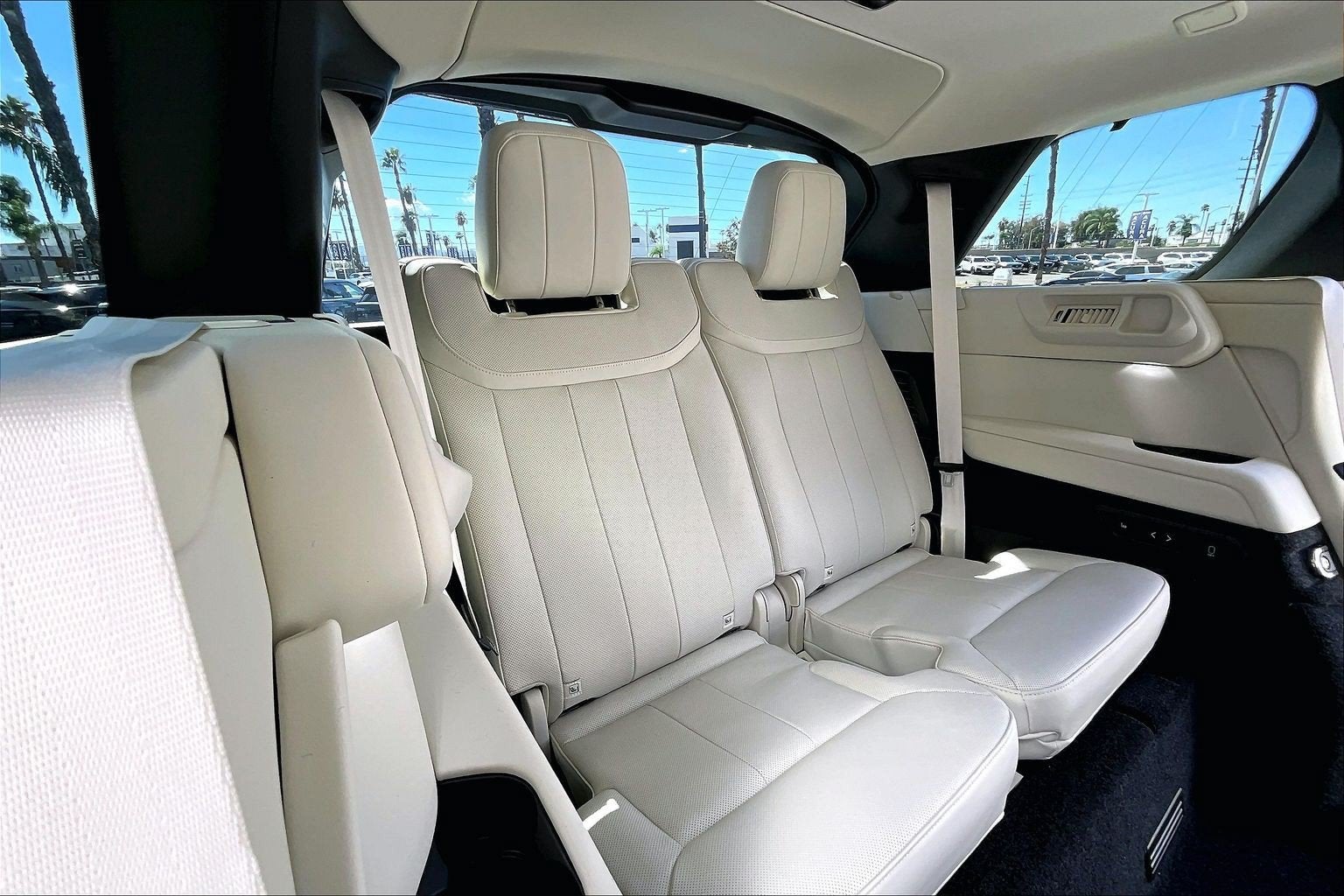 2027 Land Rover Range Rover SE LWB