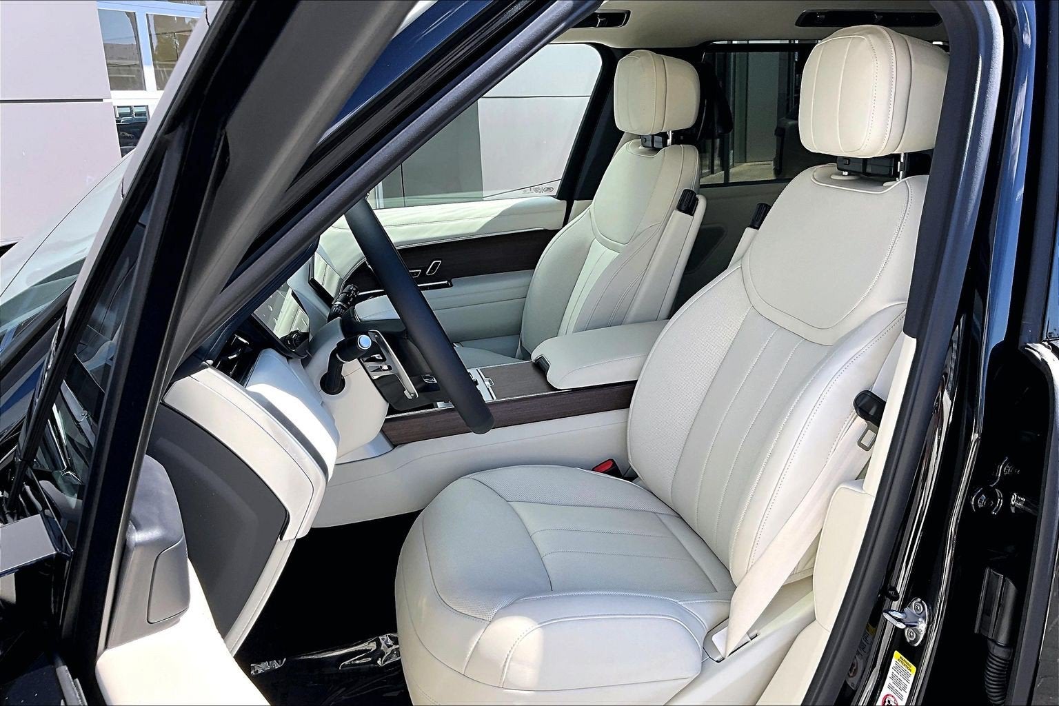 2027 Land Rover Range Rover SE LWB
