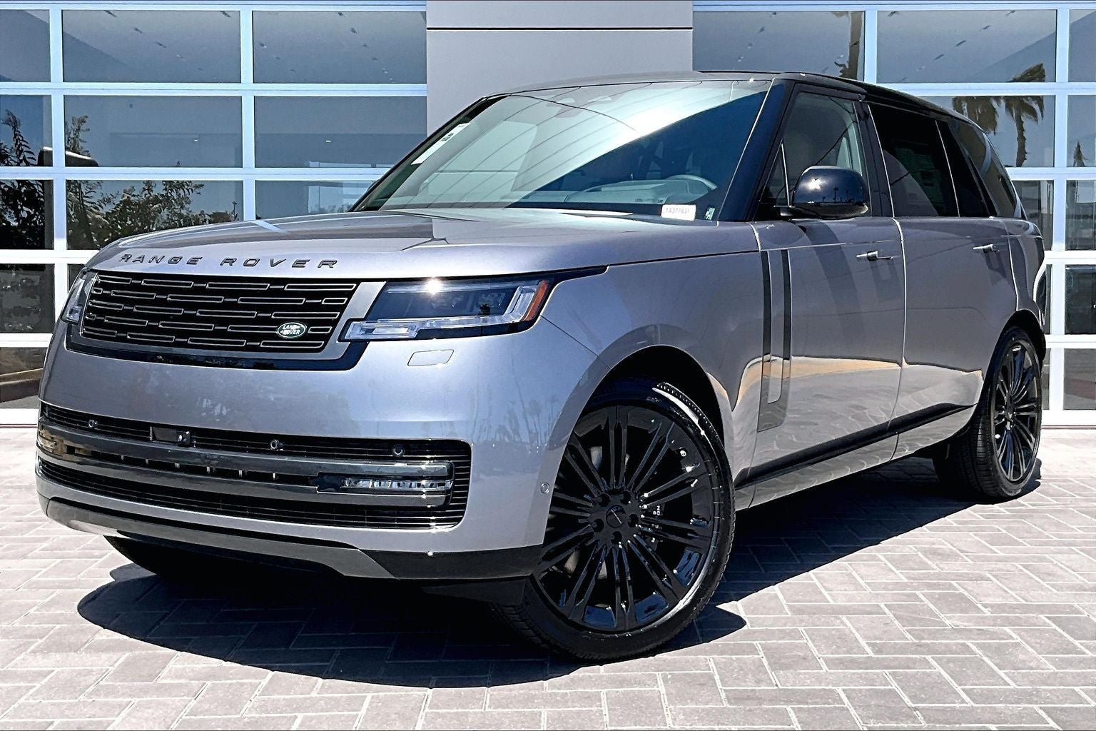 2026 Land Rover Range Rover SE LWB