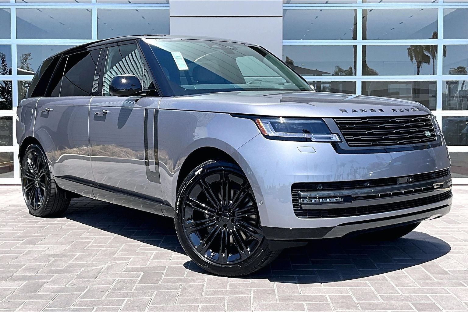 2026 Land Rover Range Rover SE LWB