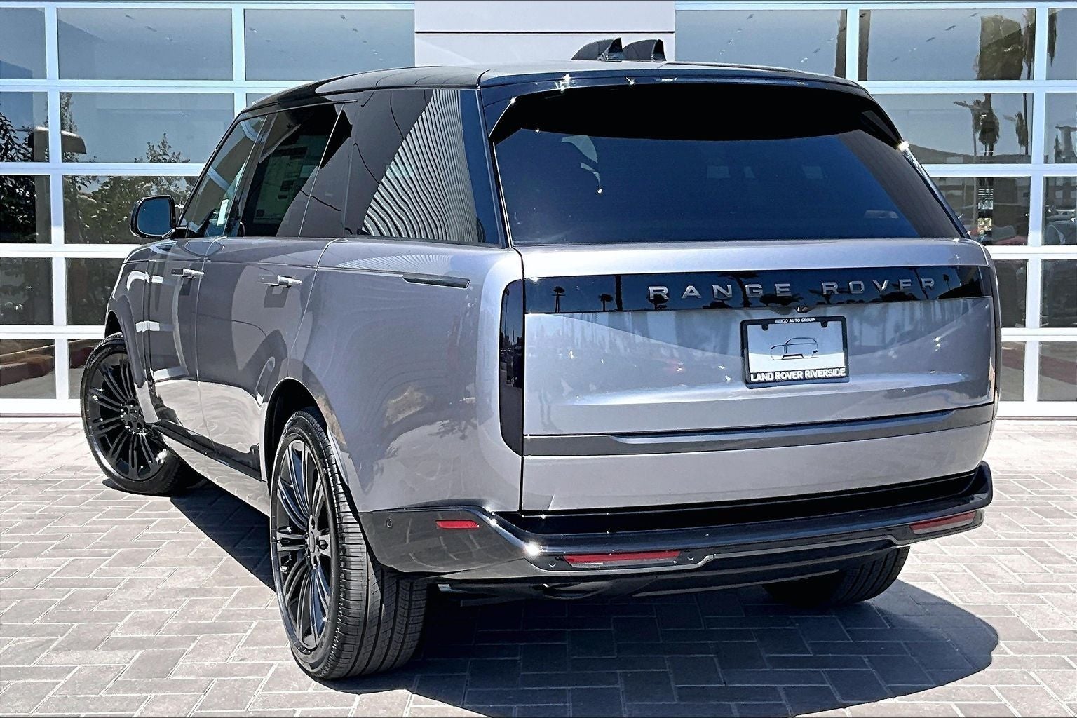 2026 Land Rover Range Rover SE LWB