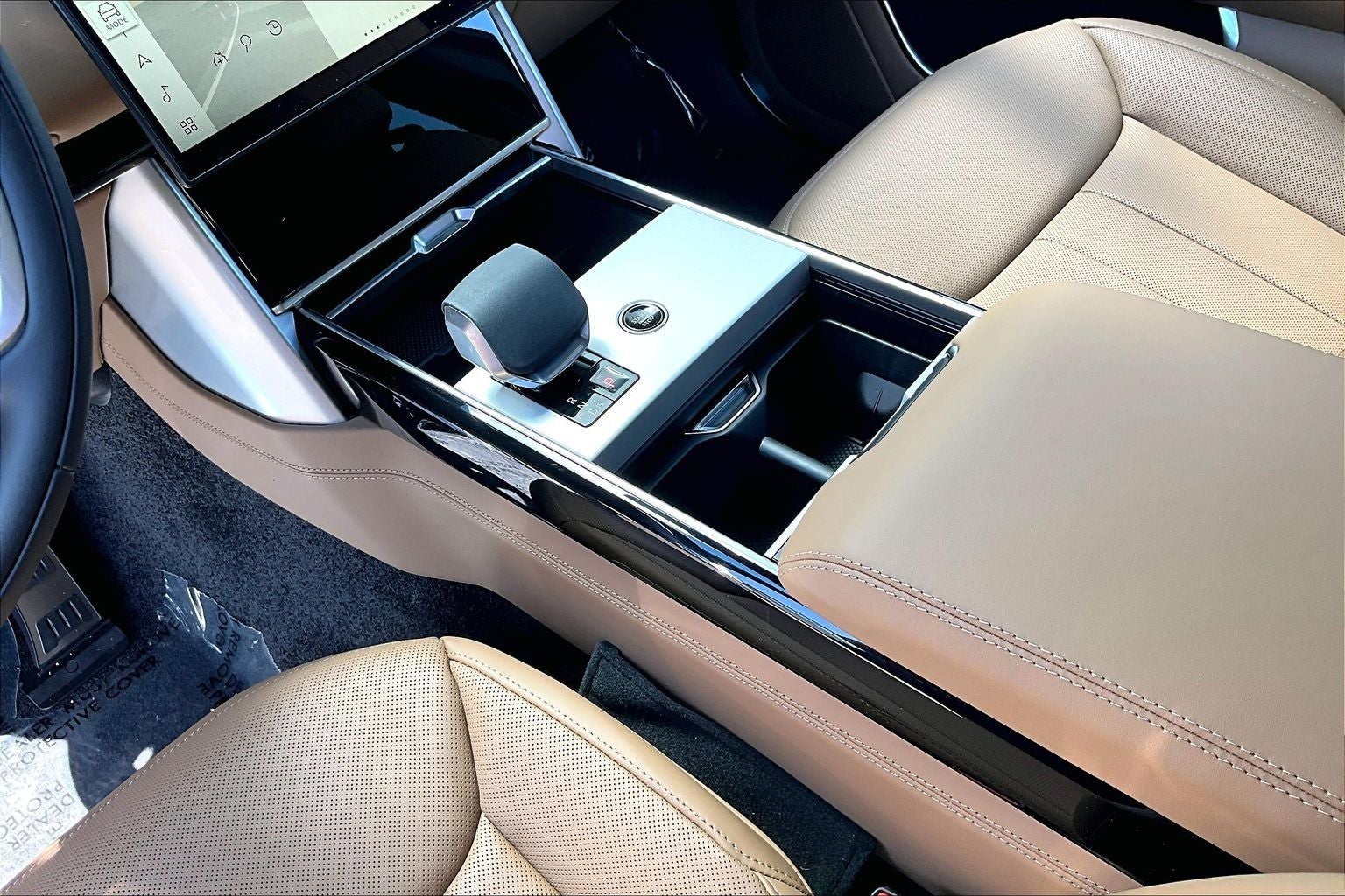 2026 Land Rover Range Rover SE LWB