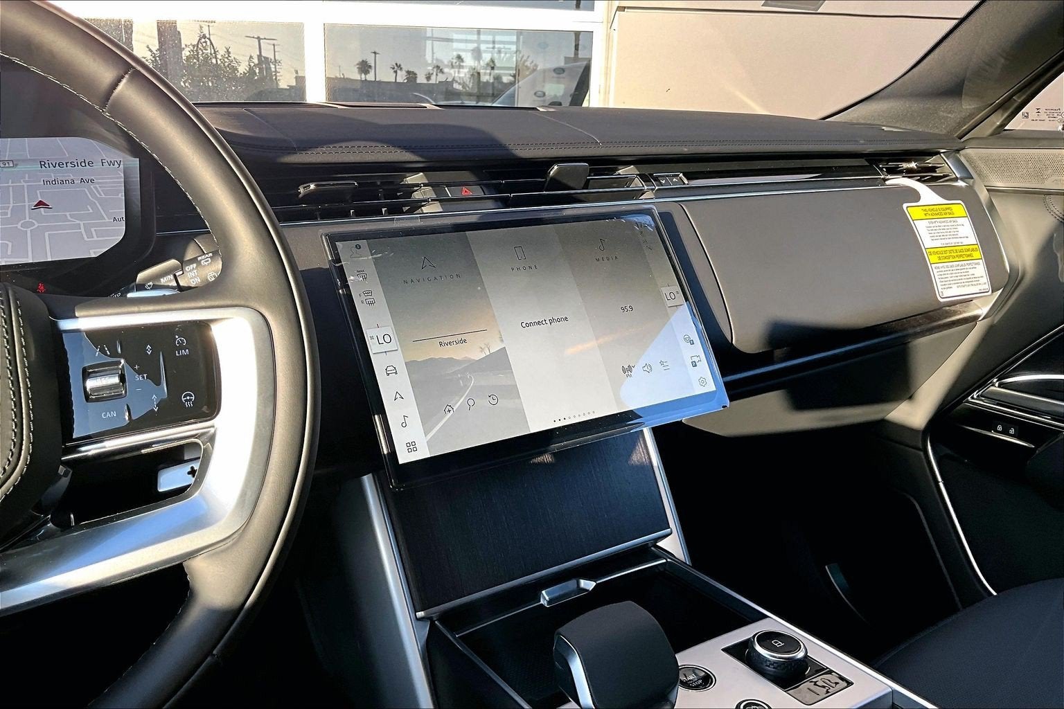 2027 Land Rover Range Rover SE LWB