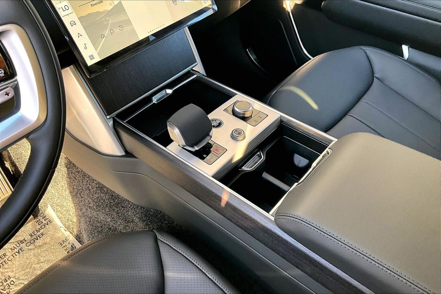 2027 Land Rover Range Rover SE LWB