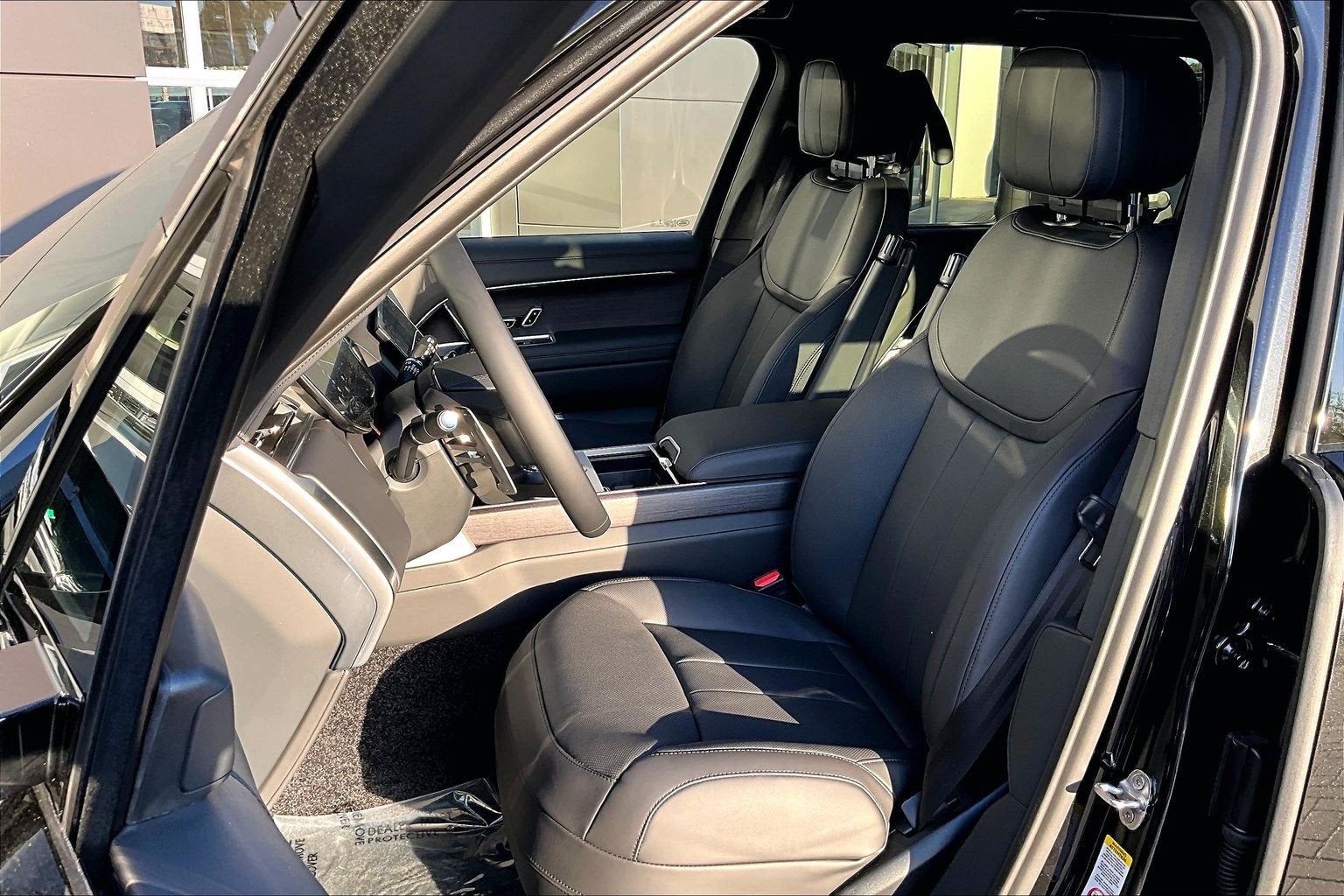 2027 Land Rover Range Rover SE LWB