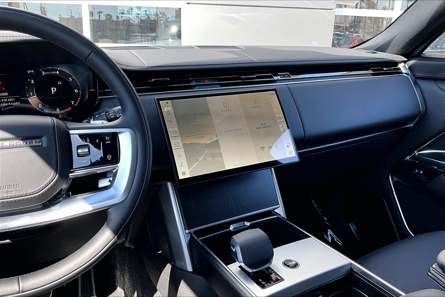 2026 Land Rover Range Rover SE LWB