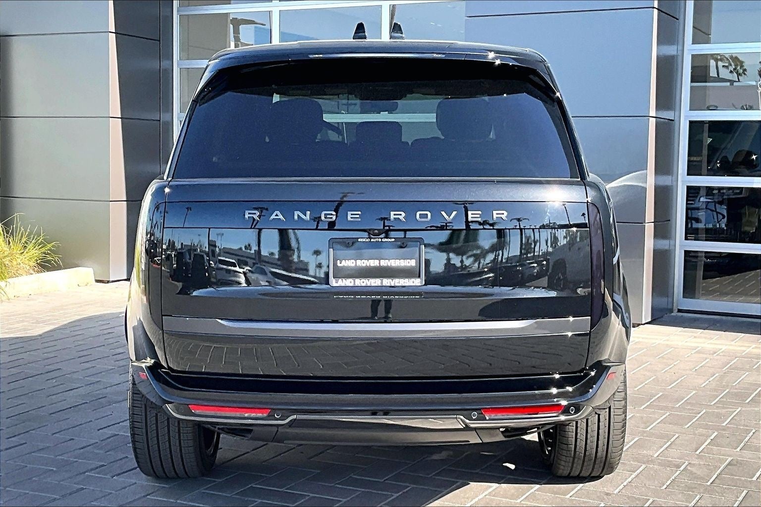 2026 Land Rover Range Rover SE LWB