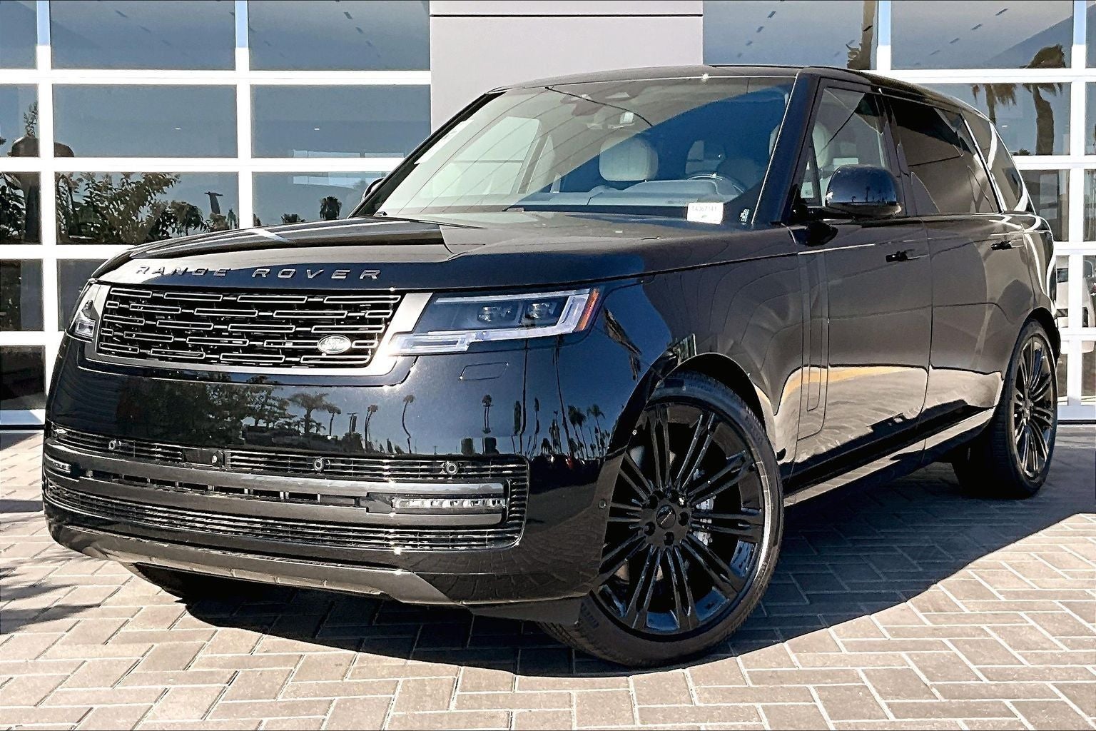 2026 Land Rover Range Rover SE LWB