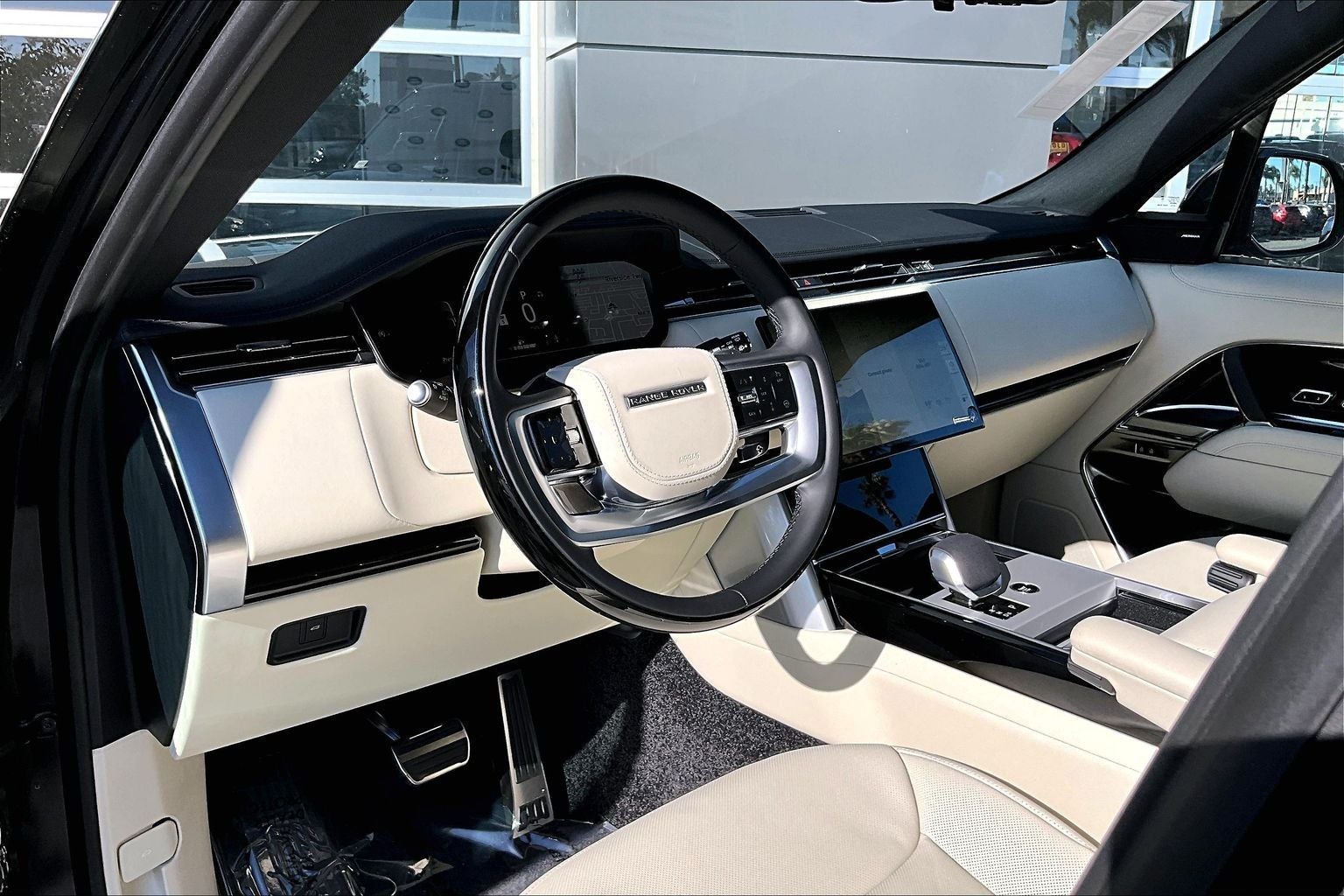 2026 Land Rover Range Rover SE LWB