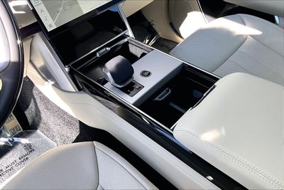2026 Land Rover Range Rover SE LWB