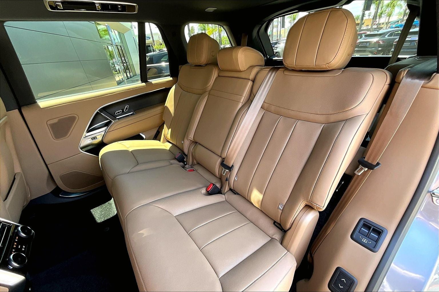 2026 Land Rover Range Rover SE LWB