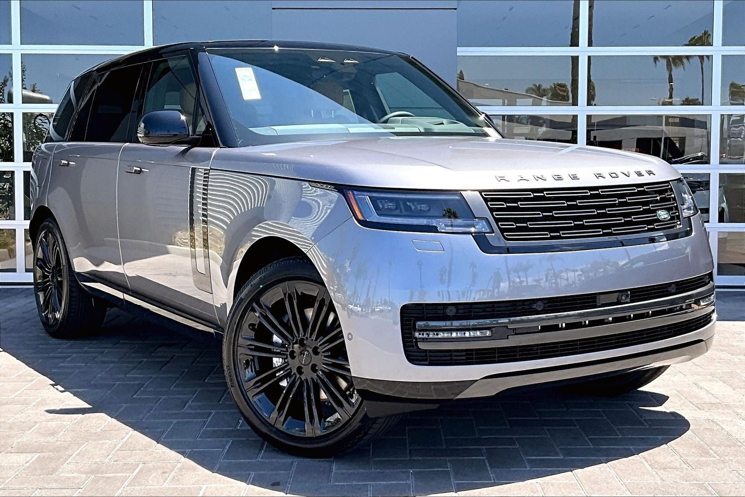 2026 Land Rover Range Rover SE LWB