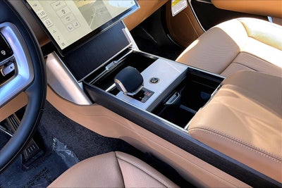 2026 Land Rover Range Rover SE LWB