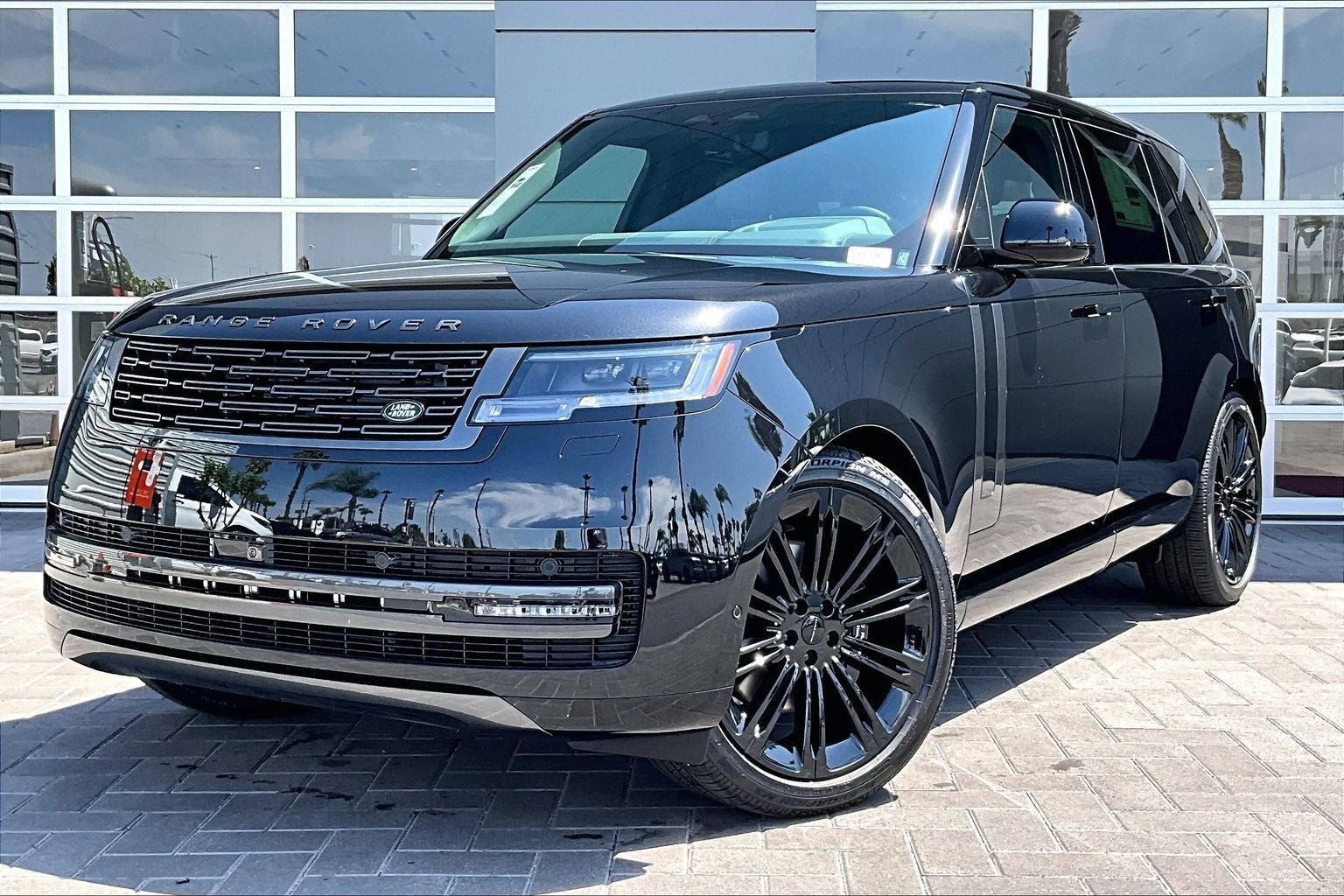 2026 Land Rover Range Rover SE LWB
