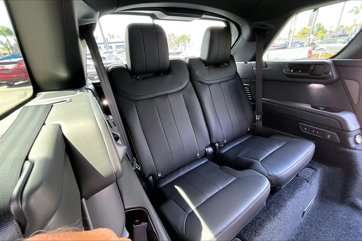 2026 Land Rover Range Rover SE LWB