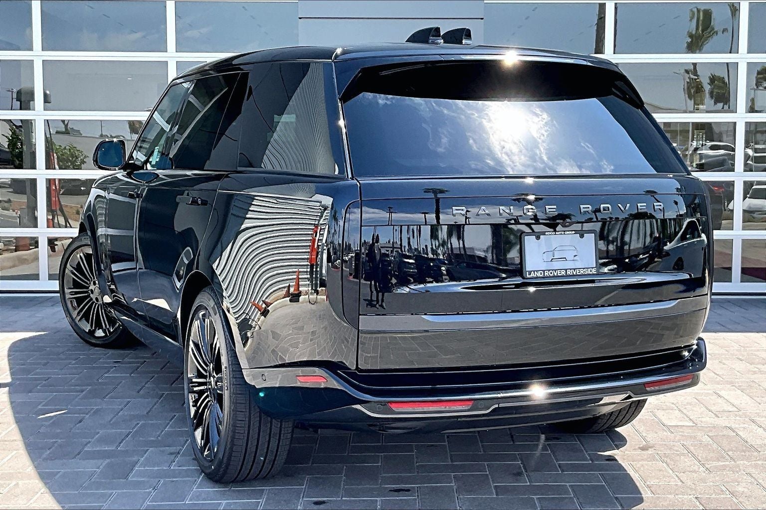 2026 Land Rover Range Rover SE LWB