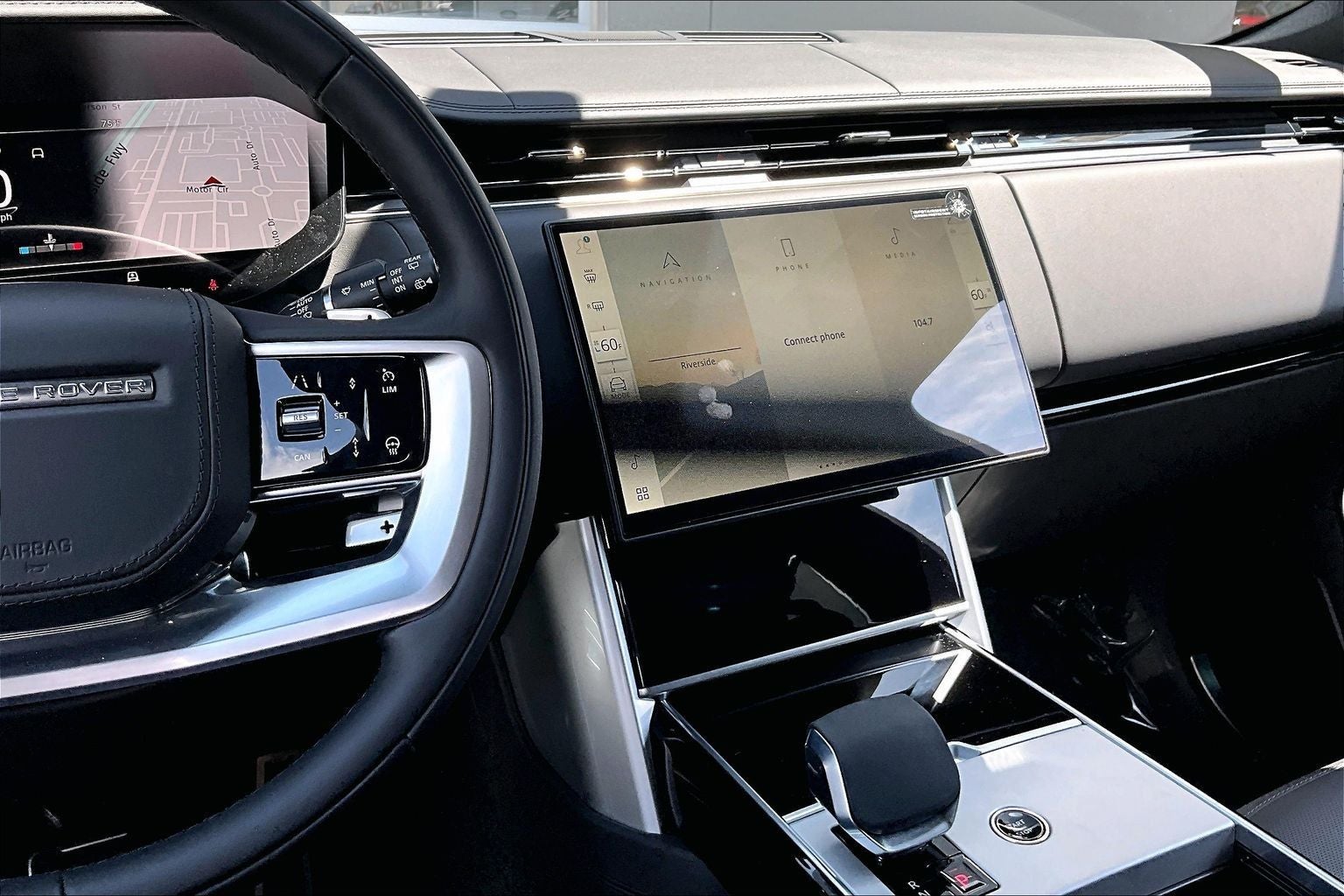2026 Land Rover Range Rover SE LWB