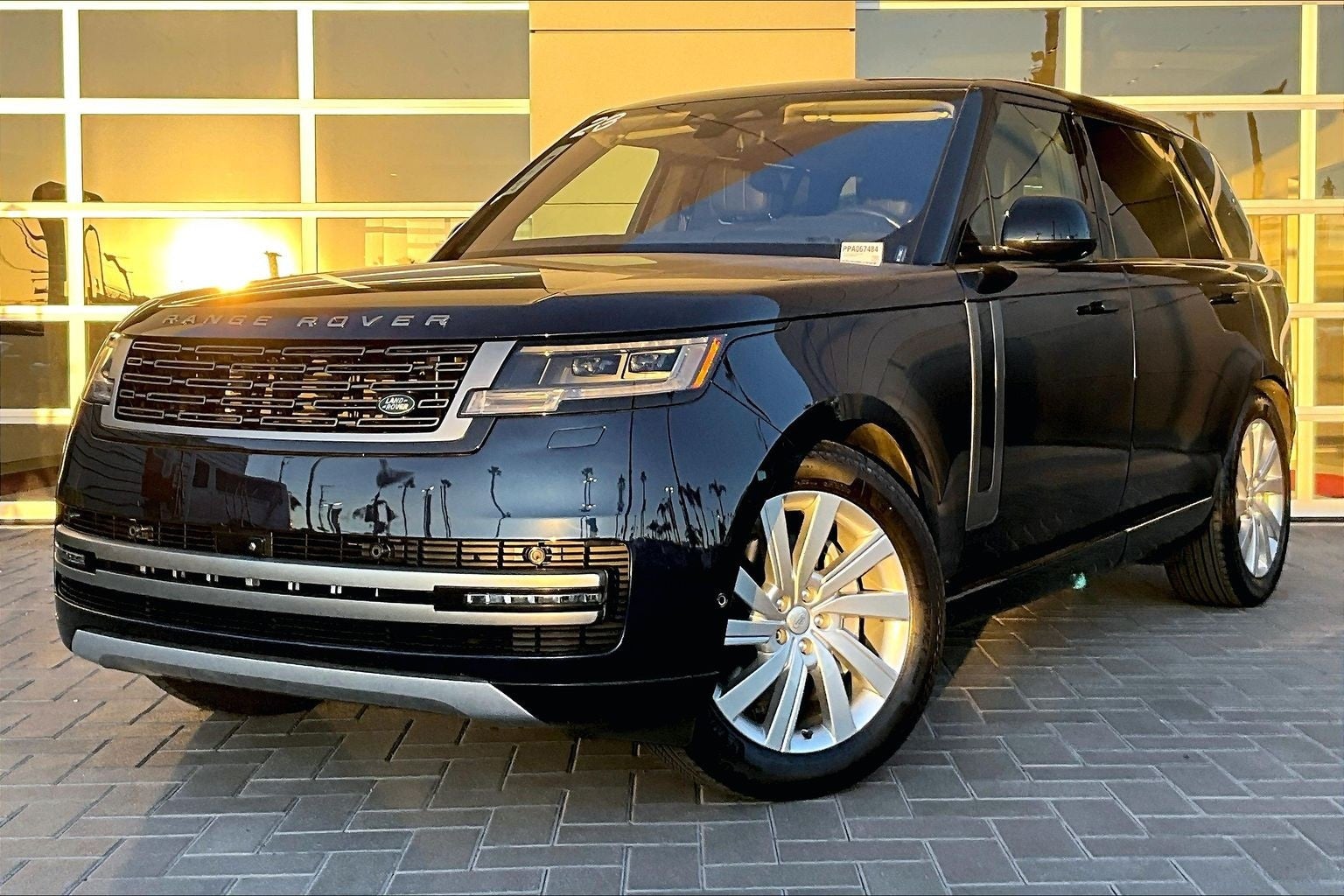 2023 Land Rover Range Rover SE LWB