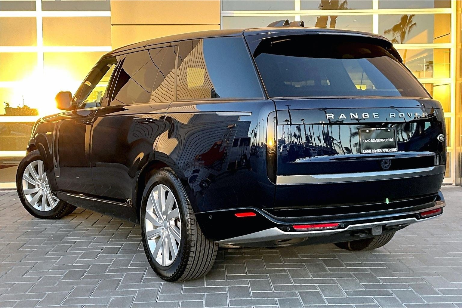 2023 Land Rover Range Rover SE LWB