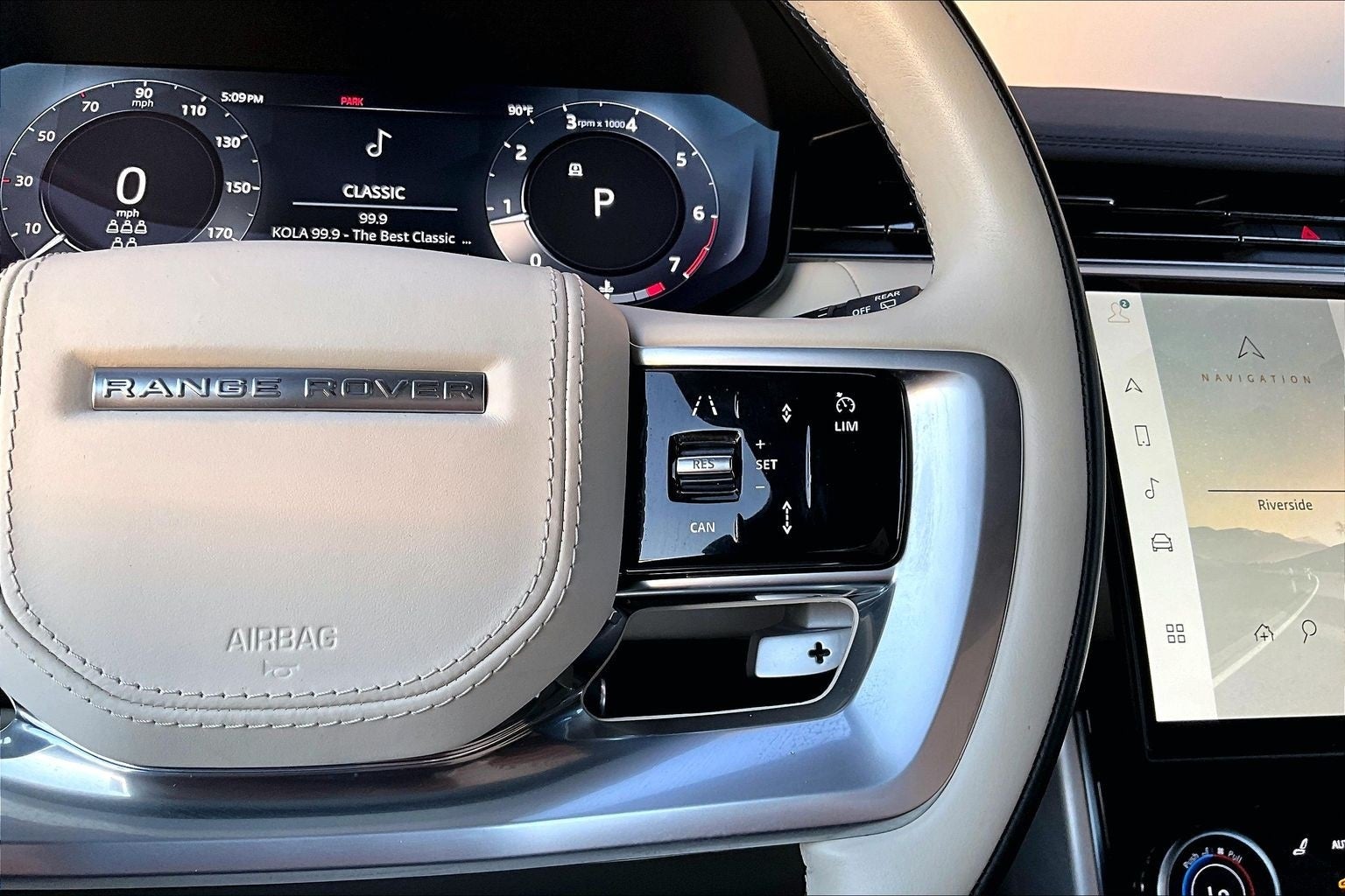 2023 Land Rover Range Rover SE LWB