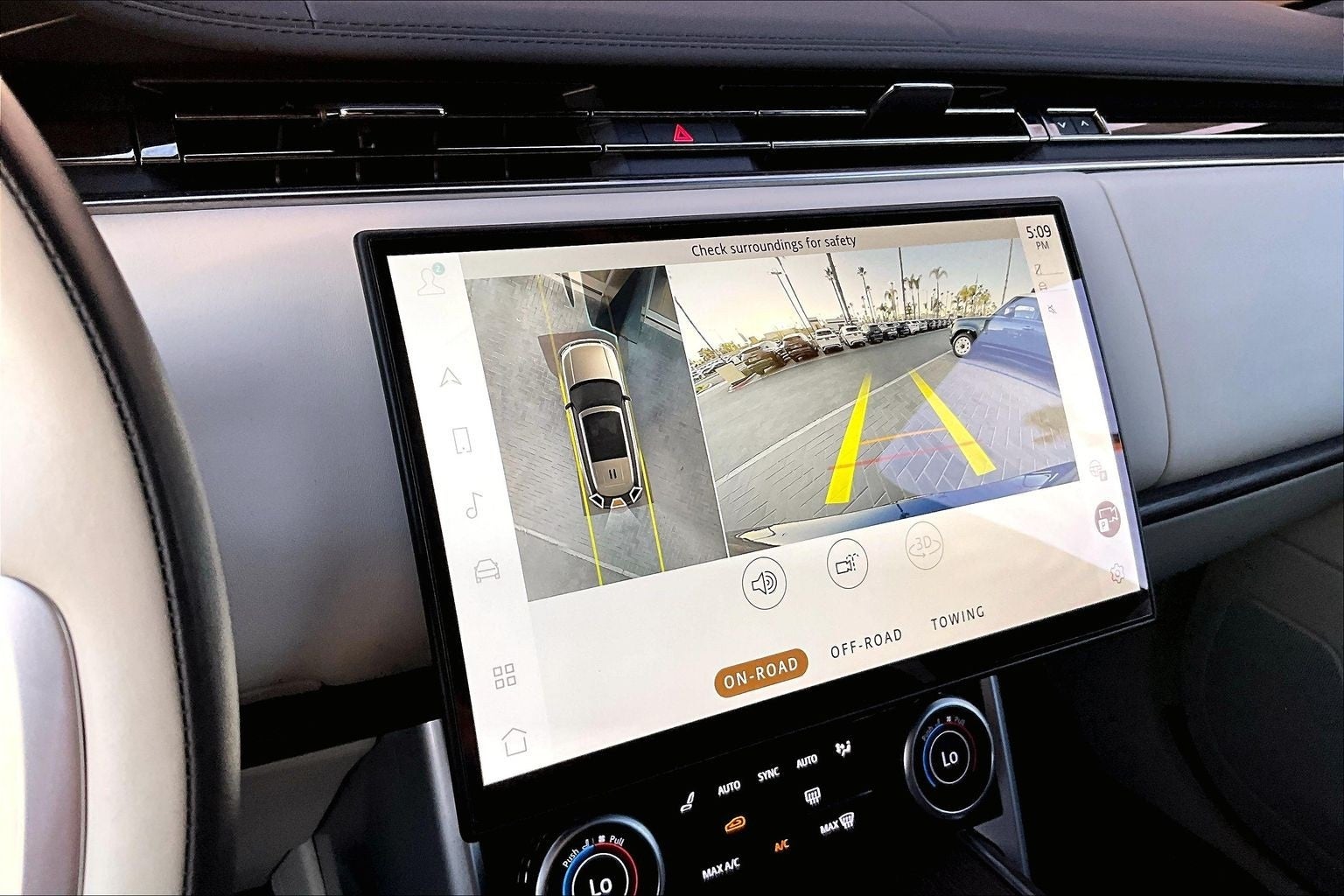 2023 Land Rover Range Rover SE LWB