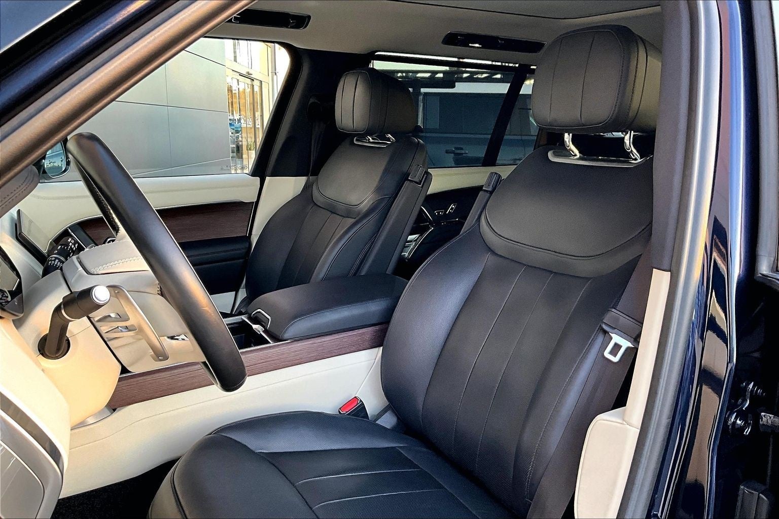 2023 Land Rover Range Rover SE LWB