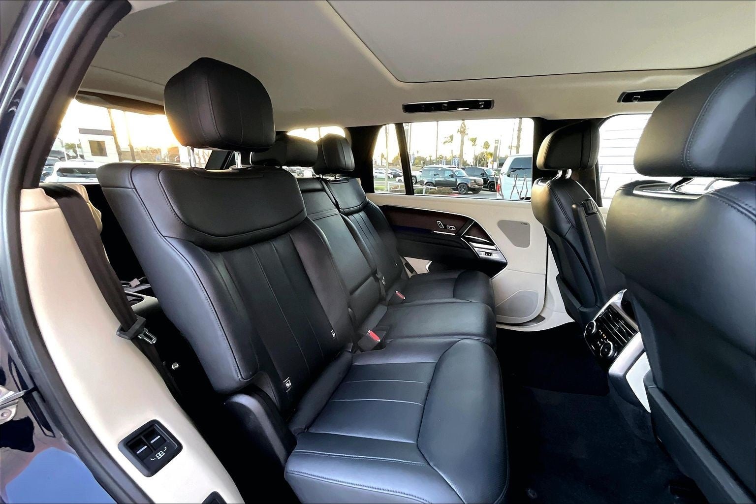 2023 Land Rover Range Rover SE LWB