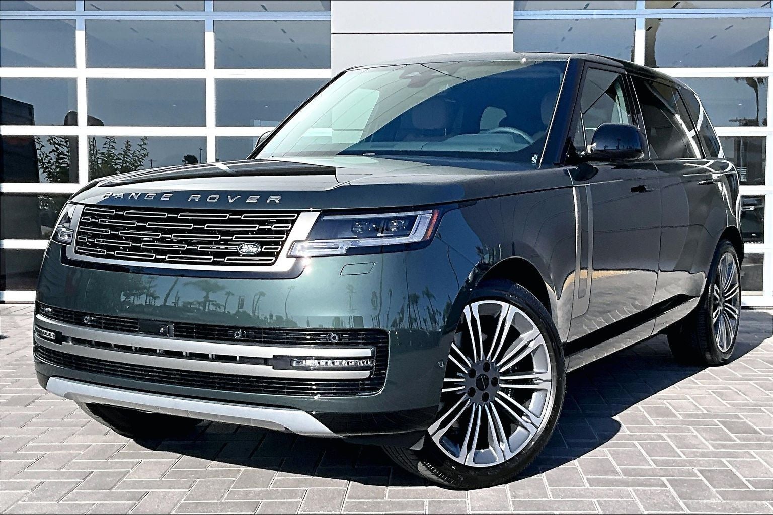2026 Land Rover Range Rover SE LWB