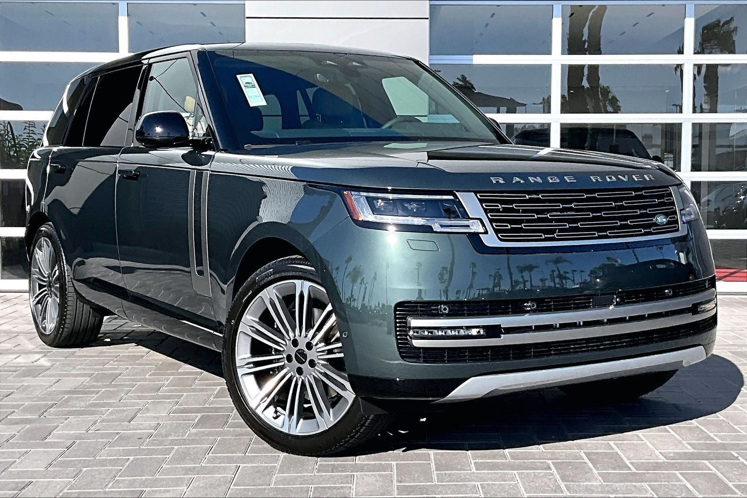 2026 Land Rover Range Rover SE LWB