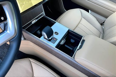 2026 Land Rover Range Rover SE LWB