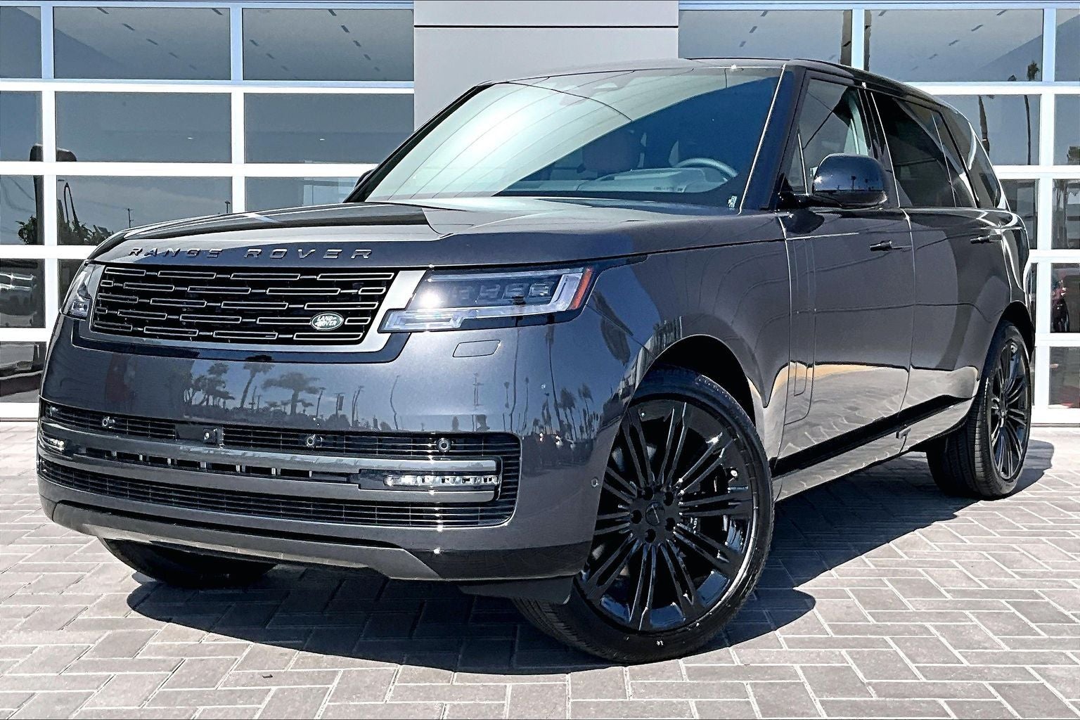 2026 Land Rover Range Rover SE LWB